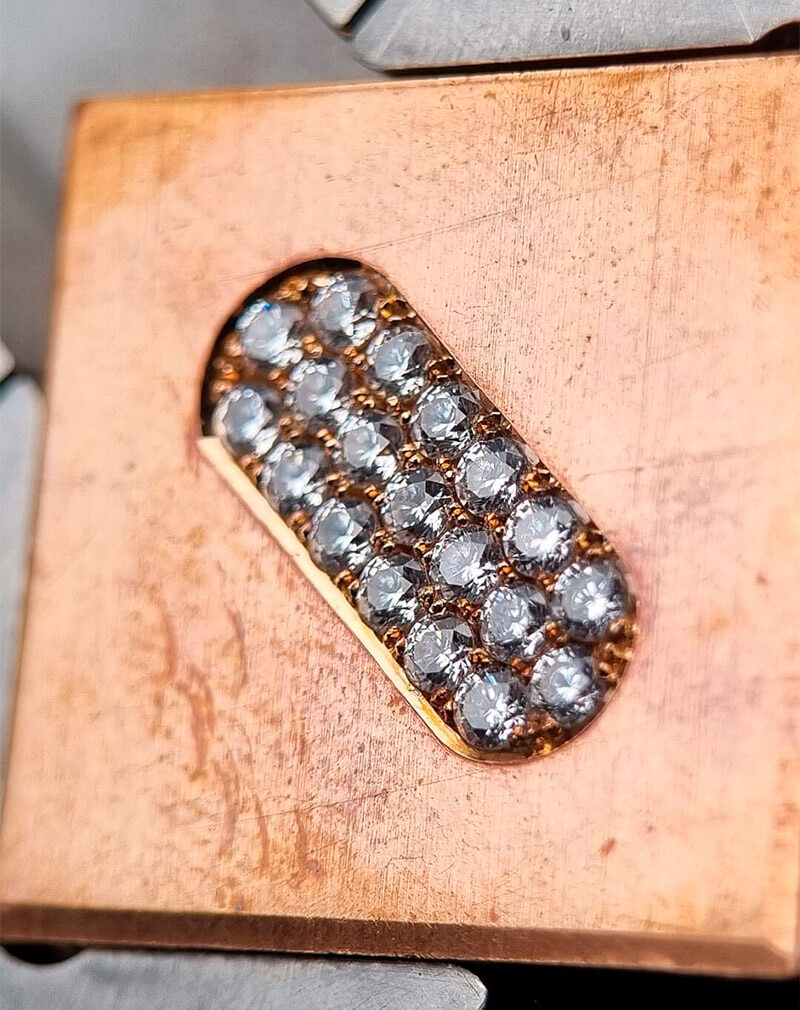 Zig-zag Pavé